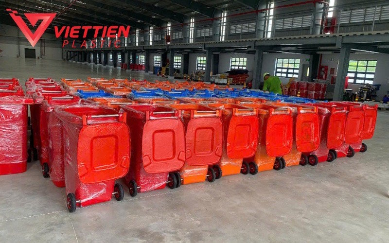 Hình ảnh thực tế thùng rác 240 lít