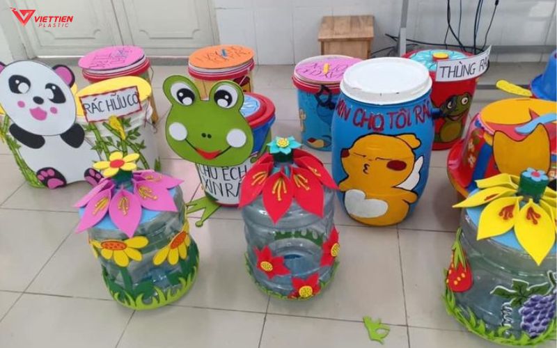 Trang trí bằng decals và phụ kiện