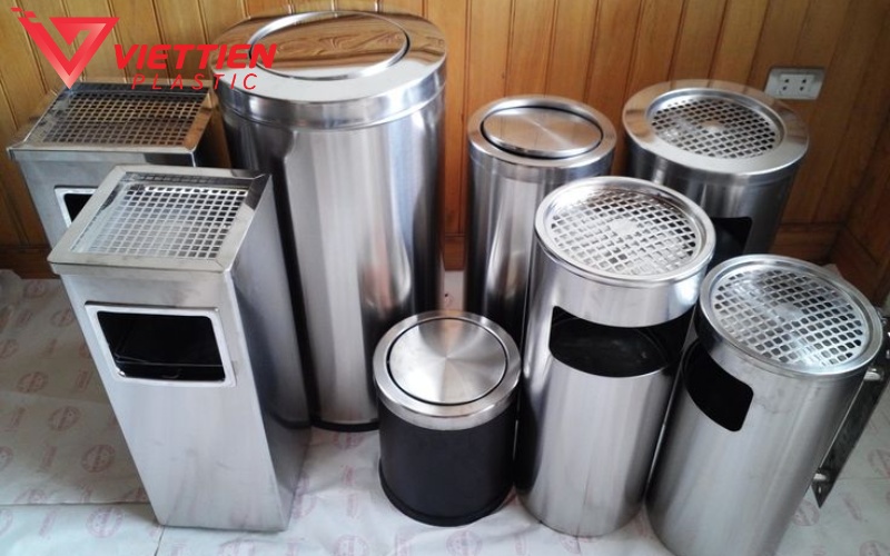 Thùng rác inox có ó thiết kế bên ngoài bắt mắt
