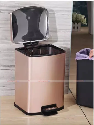 thung rac de trong nha