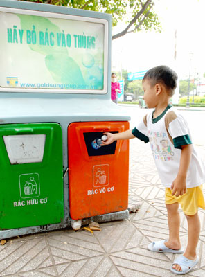 Lựa chọn mua thùng rác trường học phù hợp