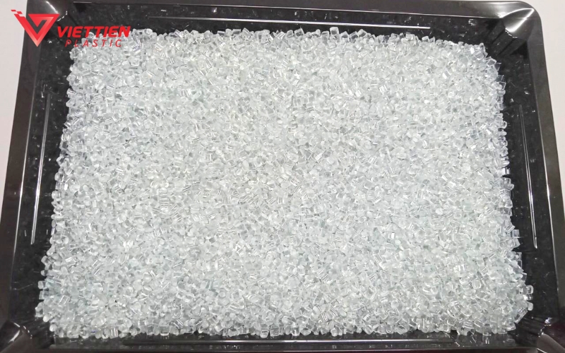 Nhựa PET tái sinh được sản xuất từ phế liệu PET