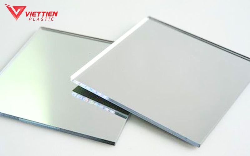 Tấm mica gương phản chiếu dùng trang trí nội thất