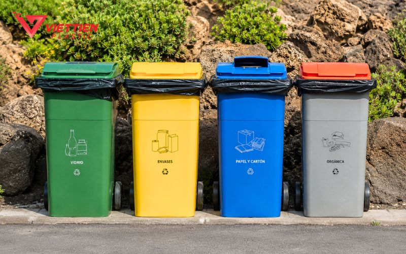Thùng rác nhựa đa dạng dung tích, nhẹ và thuận tiện cho nhiều khu vực