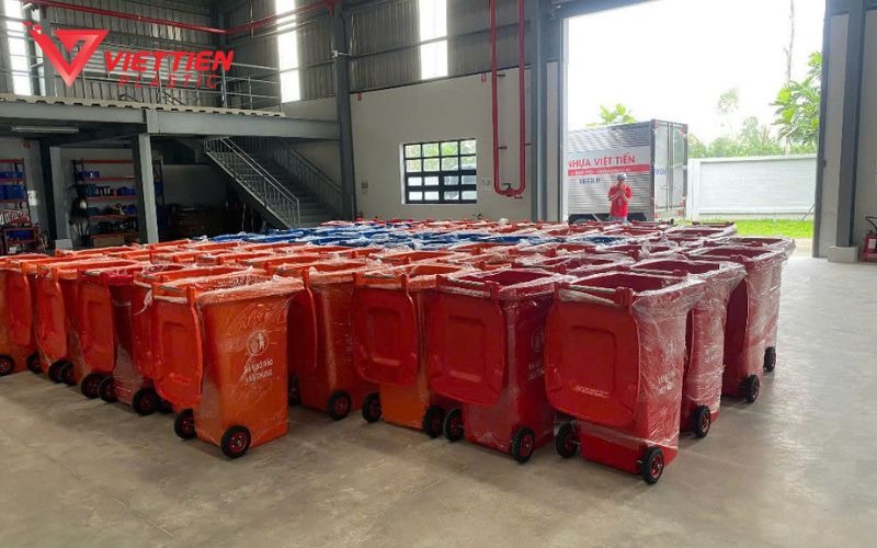 Thùng rác nhựa 120 lít tại kho