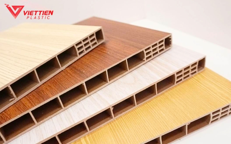 Nhựa Ecoplast có cấu trúc rỗng với hệ gân xương PVC bên trong