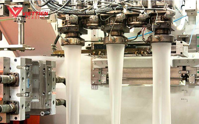 Thổi khuôn chuyên tạo chai, lọ và các sản phẩm nhựa rỗng