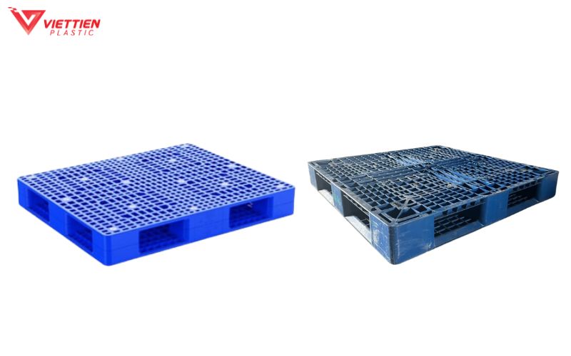 So sánh pallet nhựa cũ và pallet nhựa mới