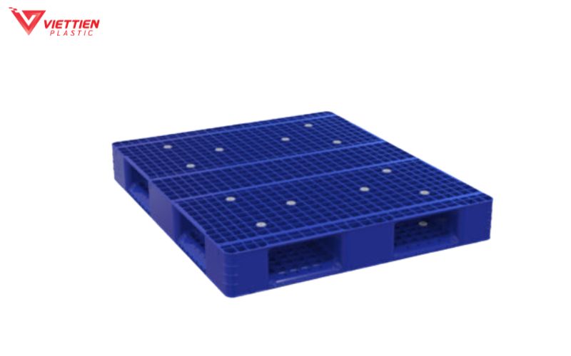 Pallet nhựa lõi thép