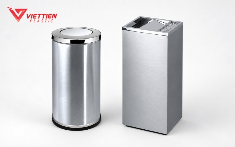 Nắp lật giúp bỏ rác nhanh và giữ không gian gọn gàng