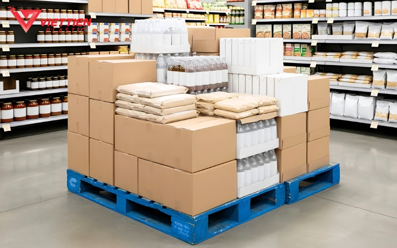 Pallet được phân theo chân, kích thước, bề mặt và nguyên liệu
